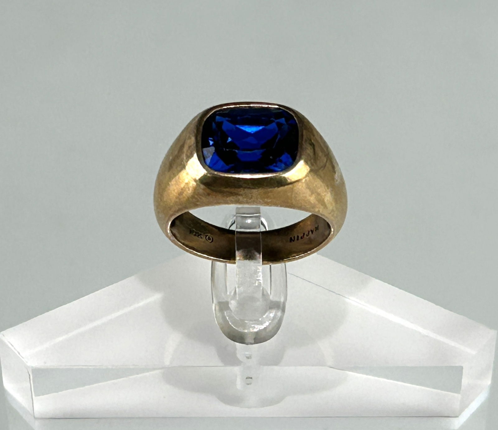VINTAGE MEN'S 10K GOLD RING WITH BLUE CUSHION-CUT STONE (1 of 7)