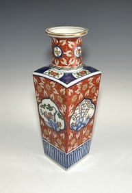 VINTAGE JAPANESE IMARI SQUARE PORCELAIN TALL VASE WITH APOCRYPHAL CHENGHUA MARK