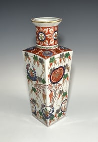 VINTAGE JAPANESE IMARI PORCELAIN SQUARE TALL VASE WITH FIGURAL PANELS