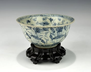 CHINESE MING DYNASTY BLUE AND WHITE BOWL WITH LOTUS AND CRANES