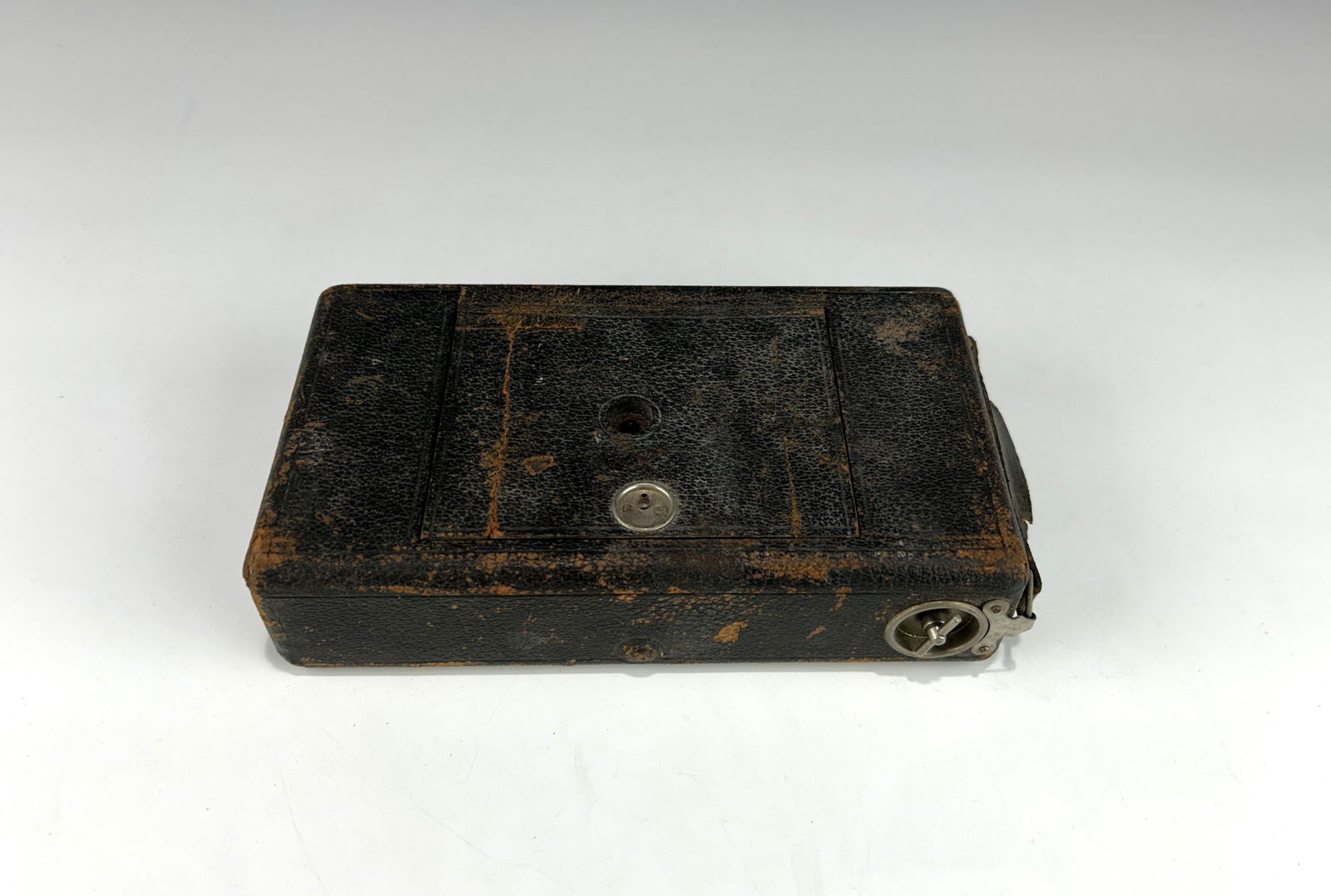ANTIQUE KODAK FOLDING CAMERA, CIRCA 1897–1907 (1 of 4)