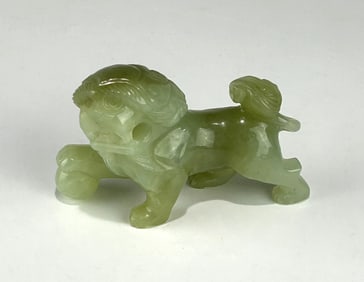 VINTAGE CHINESE CARVED GREEN JADE GUARDIAN LION CARVING