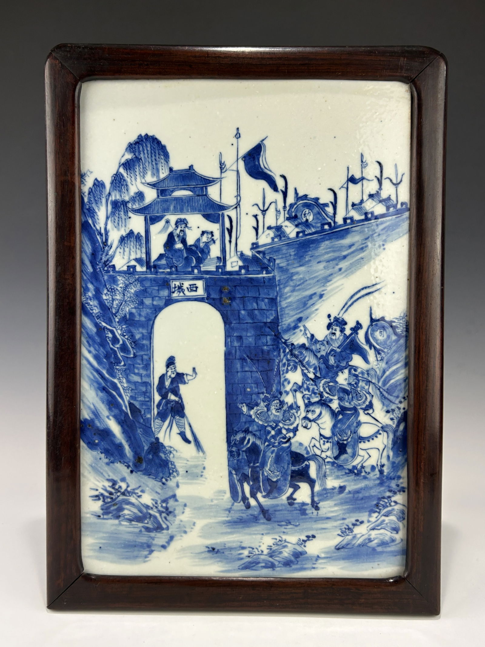 FRAMED 19TH CENTURY CHINESE BLUE AND WHITE PORCELAIN PLAQUE – BATTLE SCENE AT WEST GATE (1 of 5)