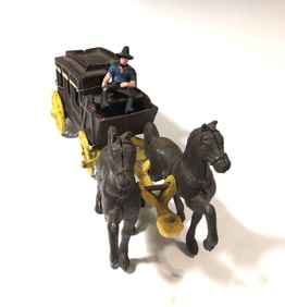 VINTAGE CAST IRON HORSE-DRAWN STAGECOACH WITH DRIVER AND HORSES