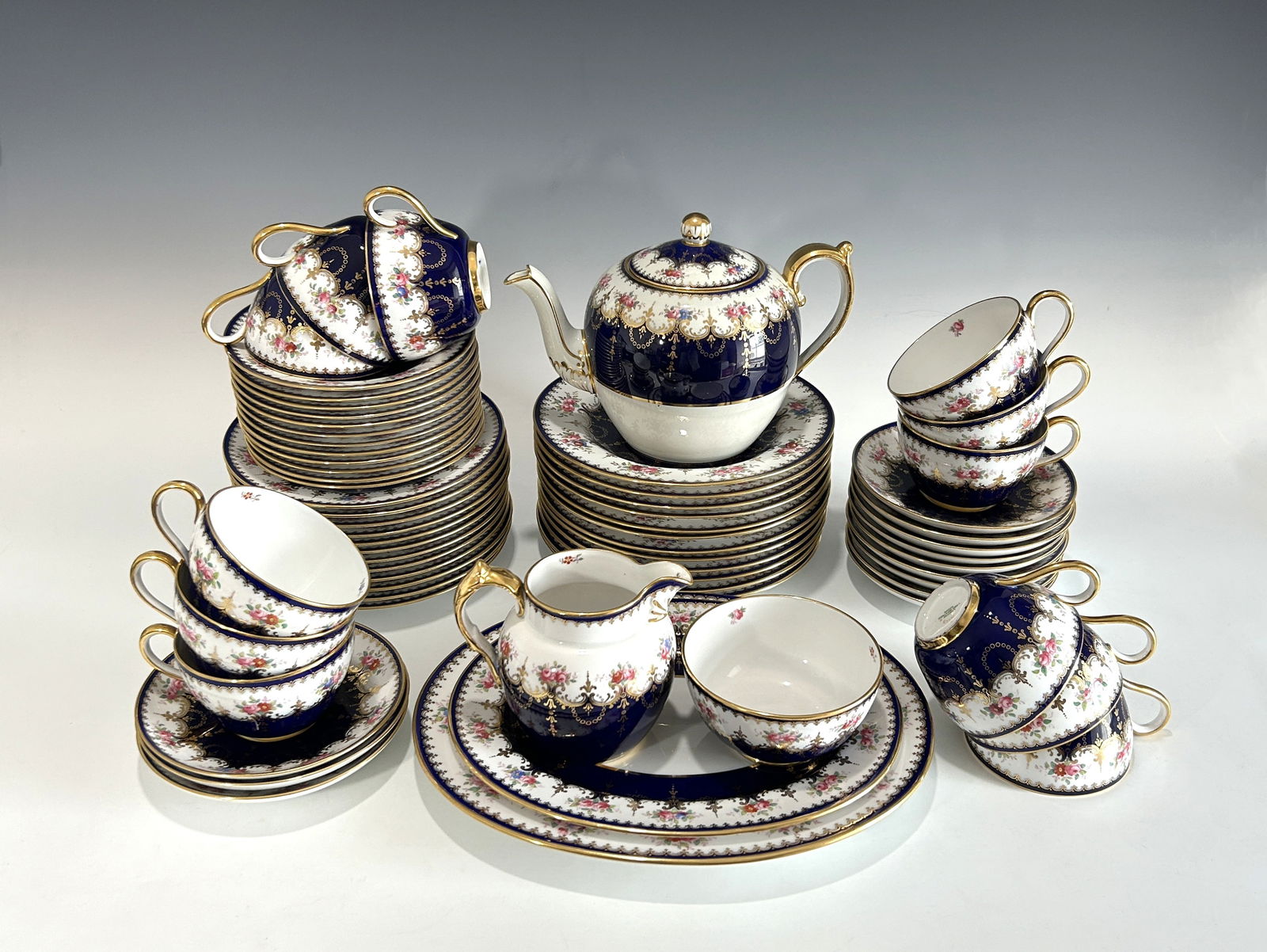 VINTAGE COPELAND SPODE DINNERWARE SET, SERVICE FOR 12, 66 PIECES (1 of 10)