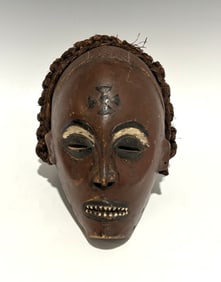 CHOKWE MASK, ANGOLA / DEMOCRATIC REPUBLIC OF THE CONGO, MID-20TH CENTURY OR EARLIER