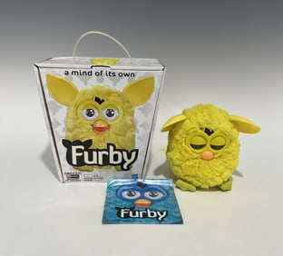 VINTAGE HASBRO FURBY INTERACTIVE TOY WITH ORIGINAL BOX AND MANUAL, CIRCA 2012