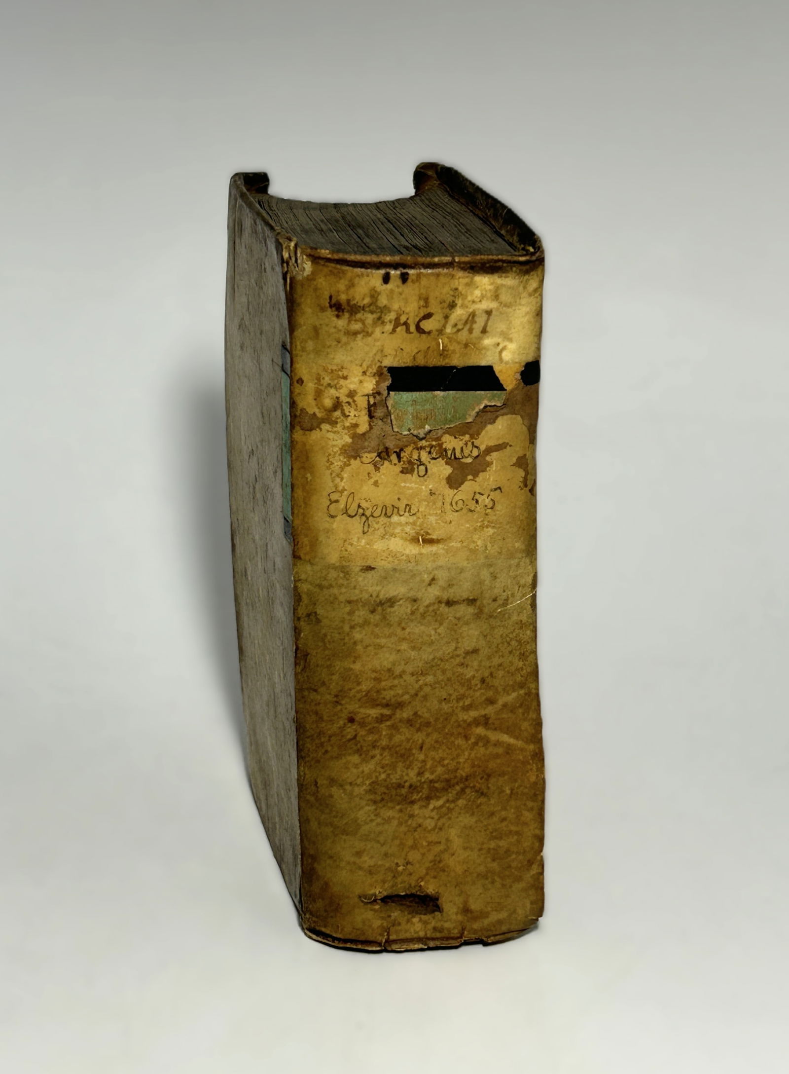 RARE ANTIQUE BOOK: IO. BARCLAII ARGENIS, LATIN POLITICAL ROMANCE, ELZEVIR AMSTERDAM 1655: Latin edition of John Barclay’s political romance, Amsterdam: Ludovicum Elzevirium (Louis Elzevir), 1655. Influential allegorical novel of courtly intrigue and statecraft, offered with the “Clave&