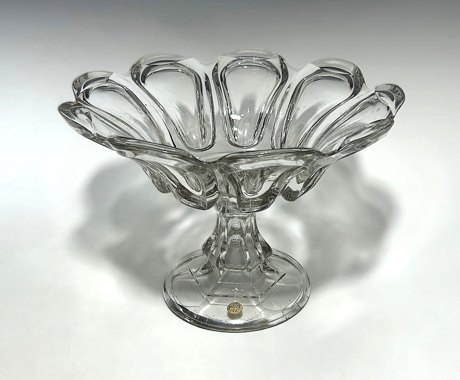 MUSEUM QUALITY ANTIQUE AMERICAN PETAL AND LOOP PATTERN FLINT GLASS FOOTED COMPOTE BOWL (1 of 5)