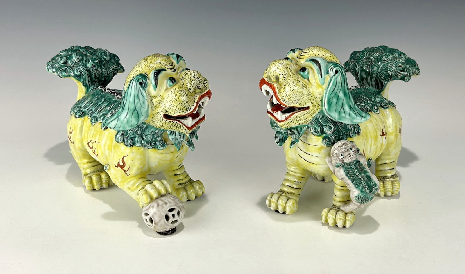 PAIR OF ANTIQUE CHINESE 19TH CENTURY SANCAI GLAZED PORCELAIN FOO DOGS (1 of 5)