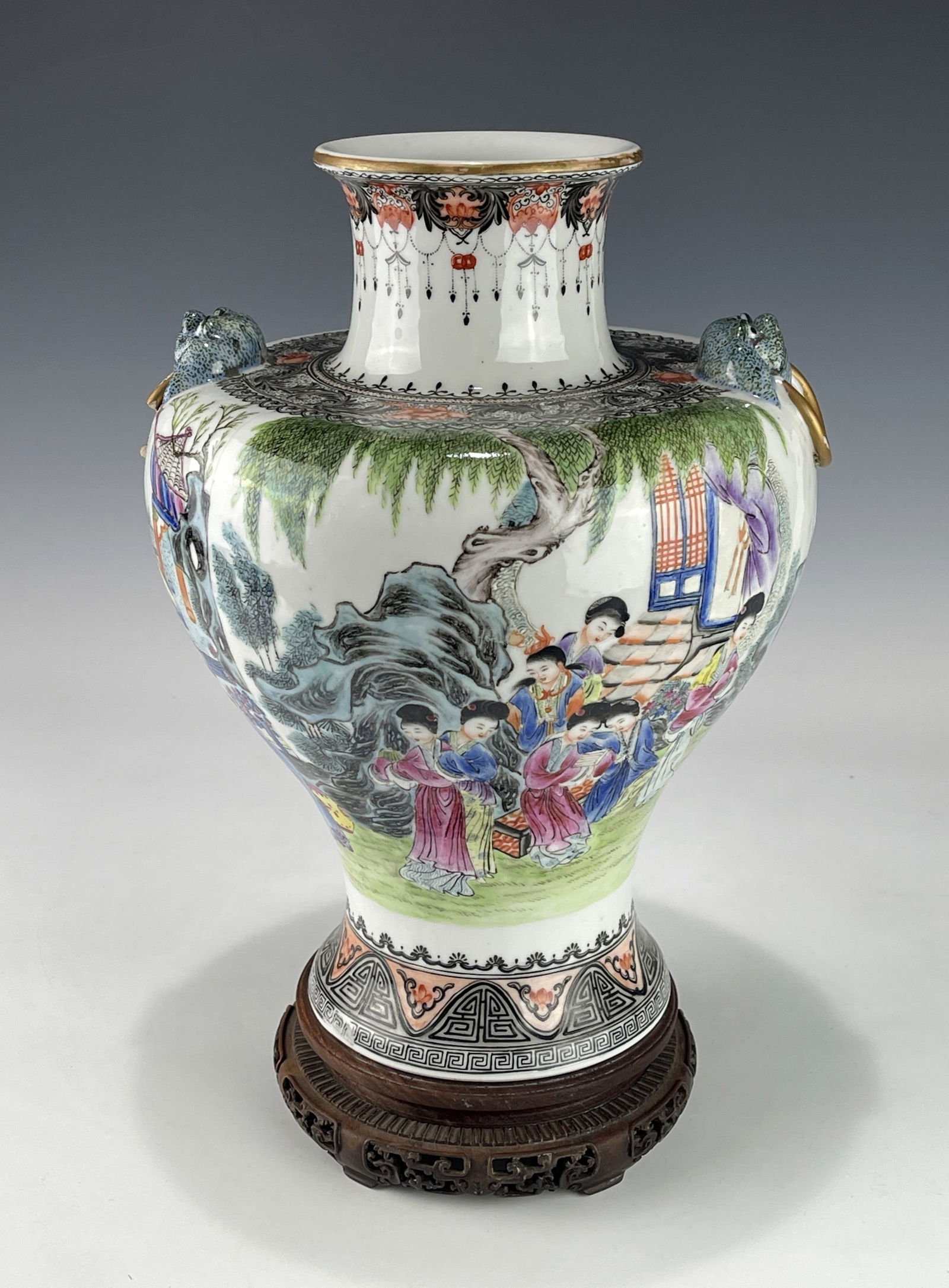 ANTIQUE CHINESE REPUBLIC PERIOD FALANGCAI PORCELAIN VASE (1 of 16)
