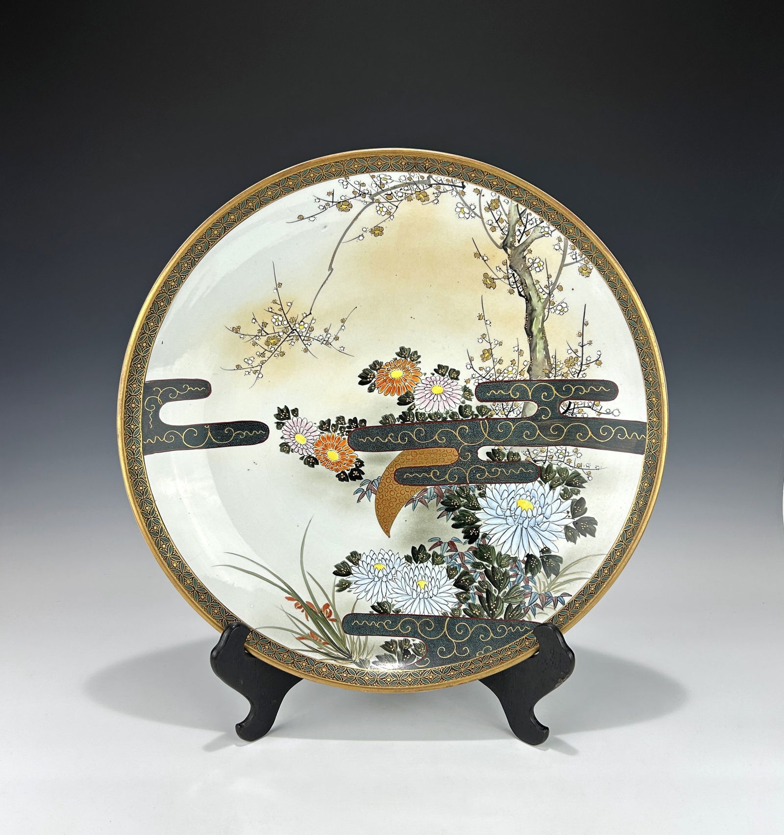 RARE LARGE 18TH CENTURY JAPANESE KUTANI CHARGER BY SEIZAN (1 of 14)