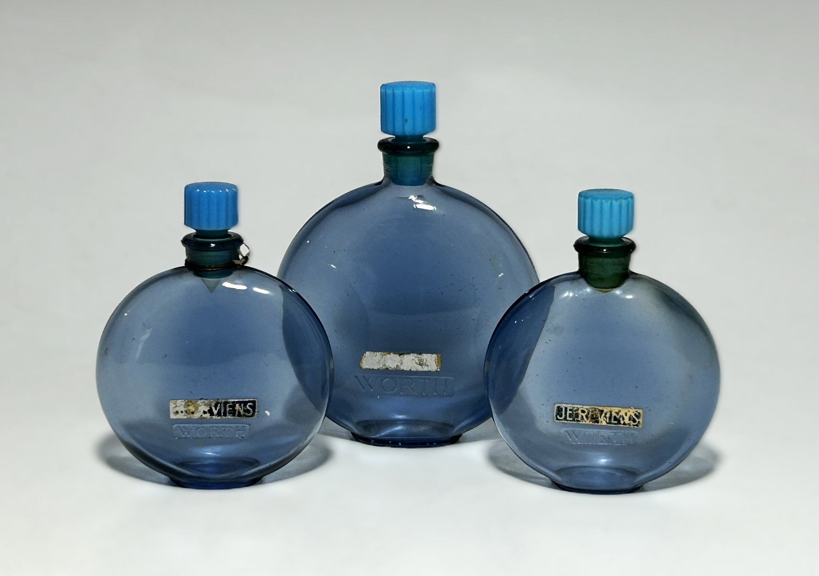 VINTAGE ART DECO PERIOD LALIQUE “JE REVIENS?? BLUE PERFUME FRENCH BOTTLES BY WORTH (1 of 8)