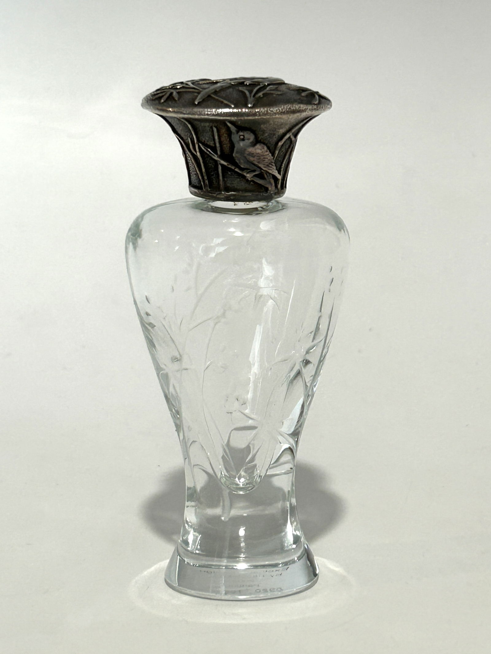 TIFFANY & CO. EXCLUSIVE DESIGN GLASS PERFUME BOTTLE WITH STERLING SILVER STOPPER (1 of 7)
