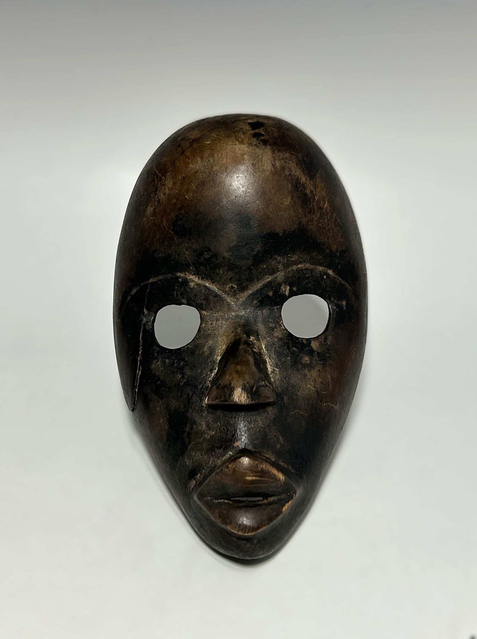 AFRICAN ANTIQUE DAN TRIBE FEMALE WOOD MASK, LIBERIA / IVORY COAST (1 of 4)