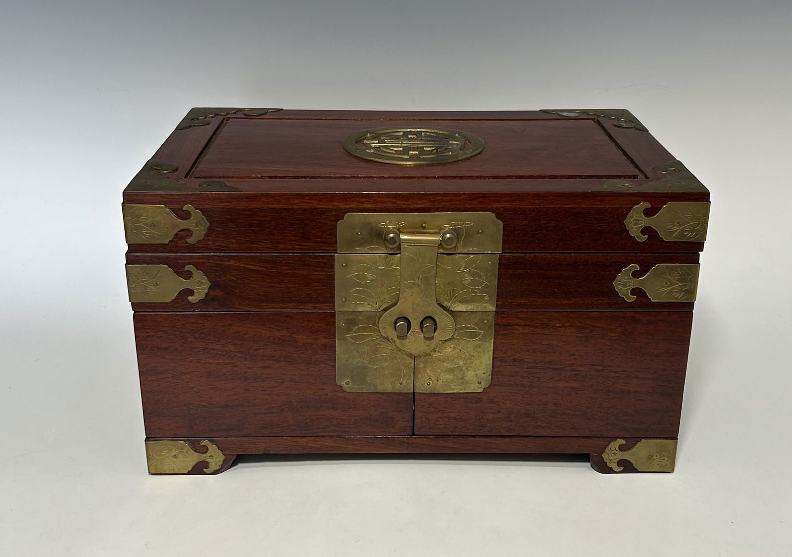 VINTAGE CHINESE HARDWOOD JEWELRY BOX WITH BRASS FITTINGS (1 of 7)