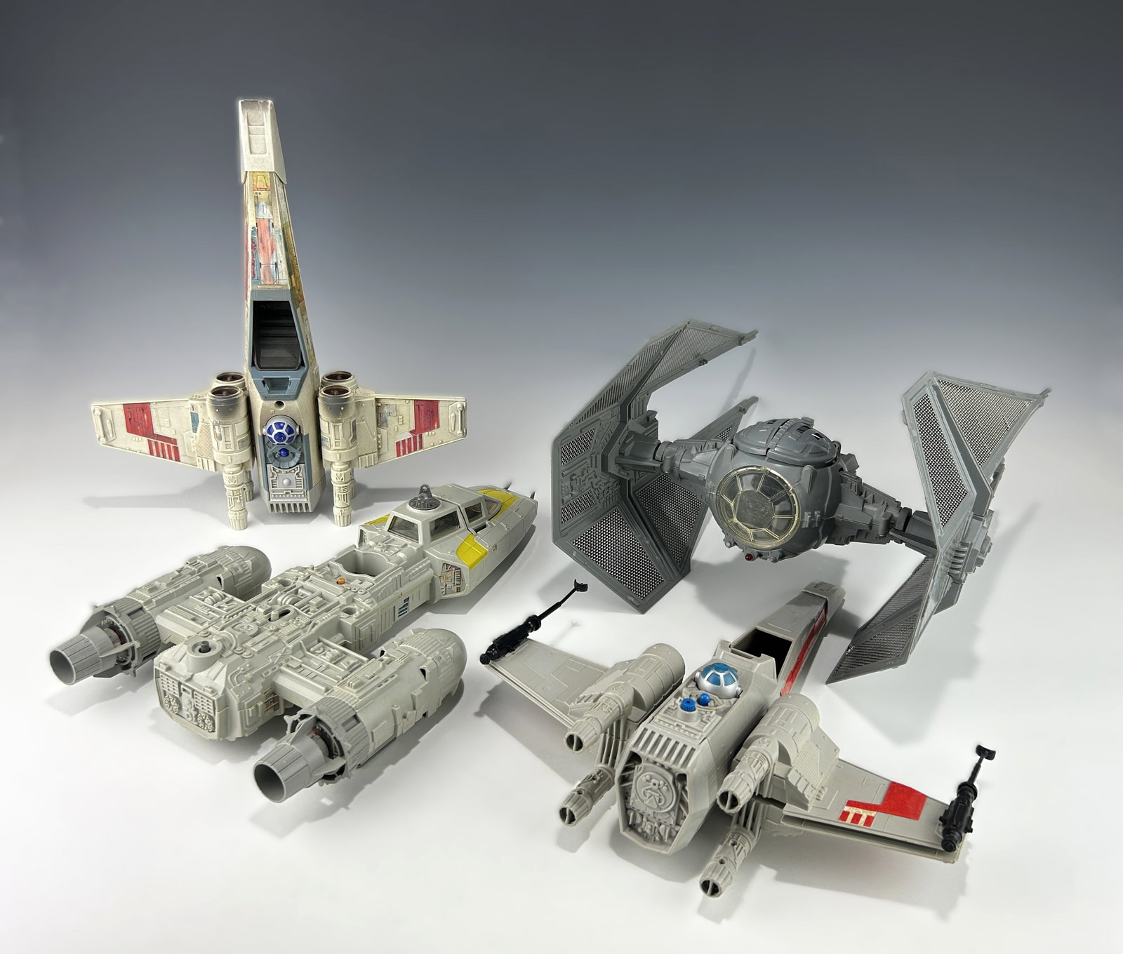 VINTAGE 1978 X-WING FIGHTER AND 3 MORE STAR WARS TOYS (1 of 15)