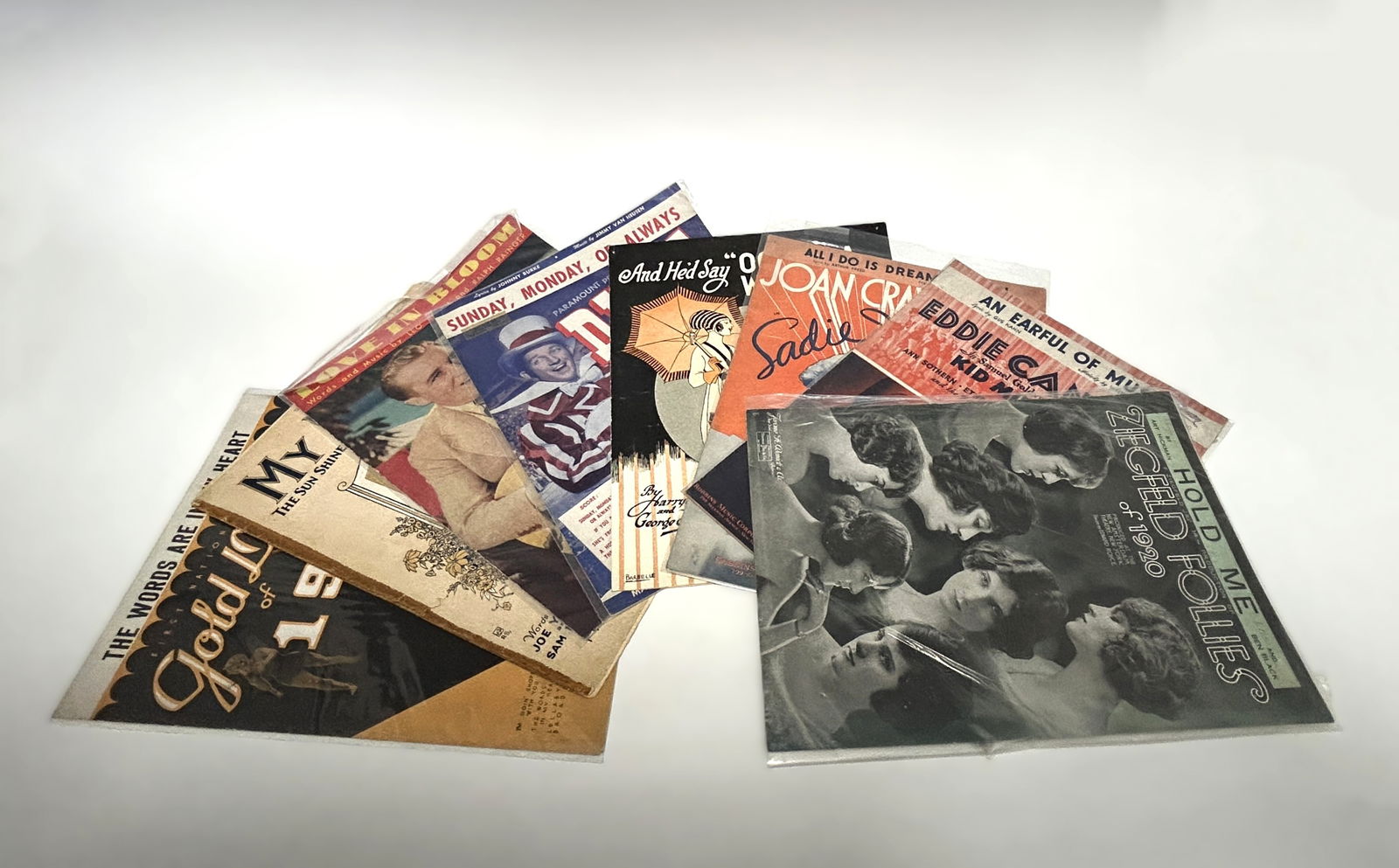 EIGHT VINTAGE SHEET MUSIC BOOKLETS, EARLY–MID 20TH CENTURY (1 of 9)