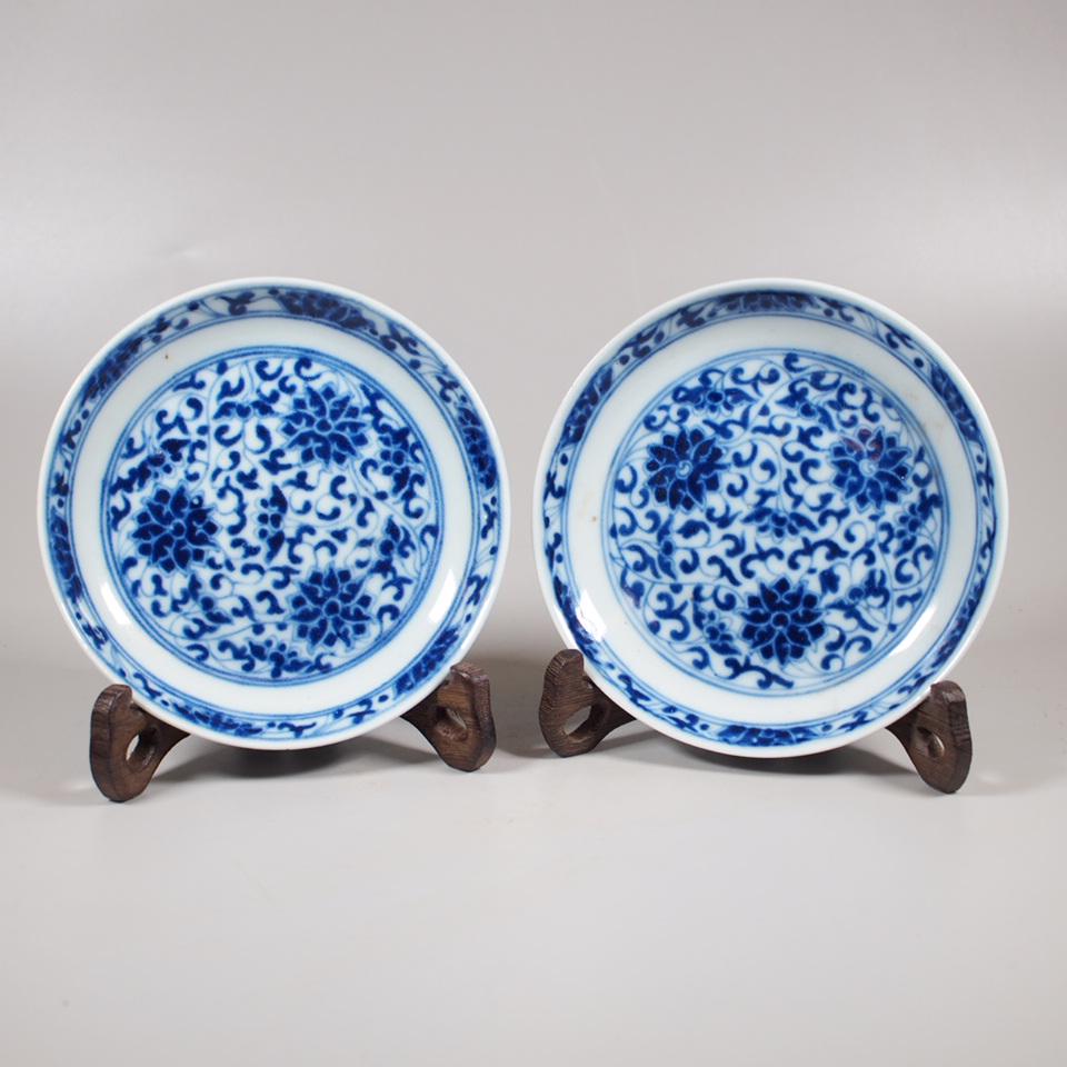 A fine pair 19th century Chinese porcelain plates (1 of 6)