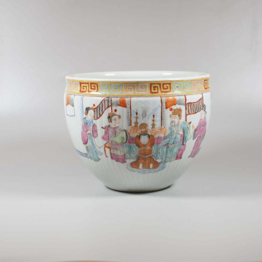 A Chinese porcelain famille rose jar: A Chinese porcelain famille rose jar with traditional TongZhi style decoration , red seal mark to base, China 19th century D 13 cm