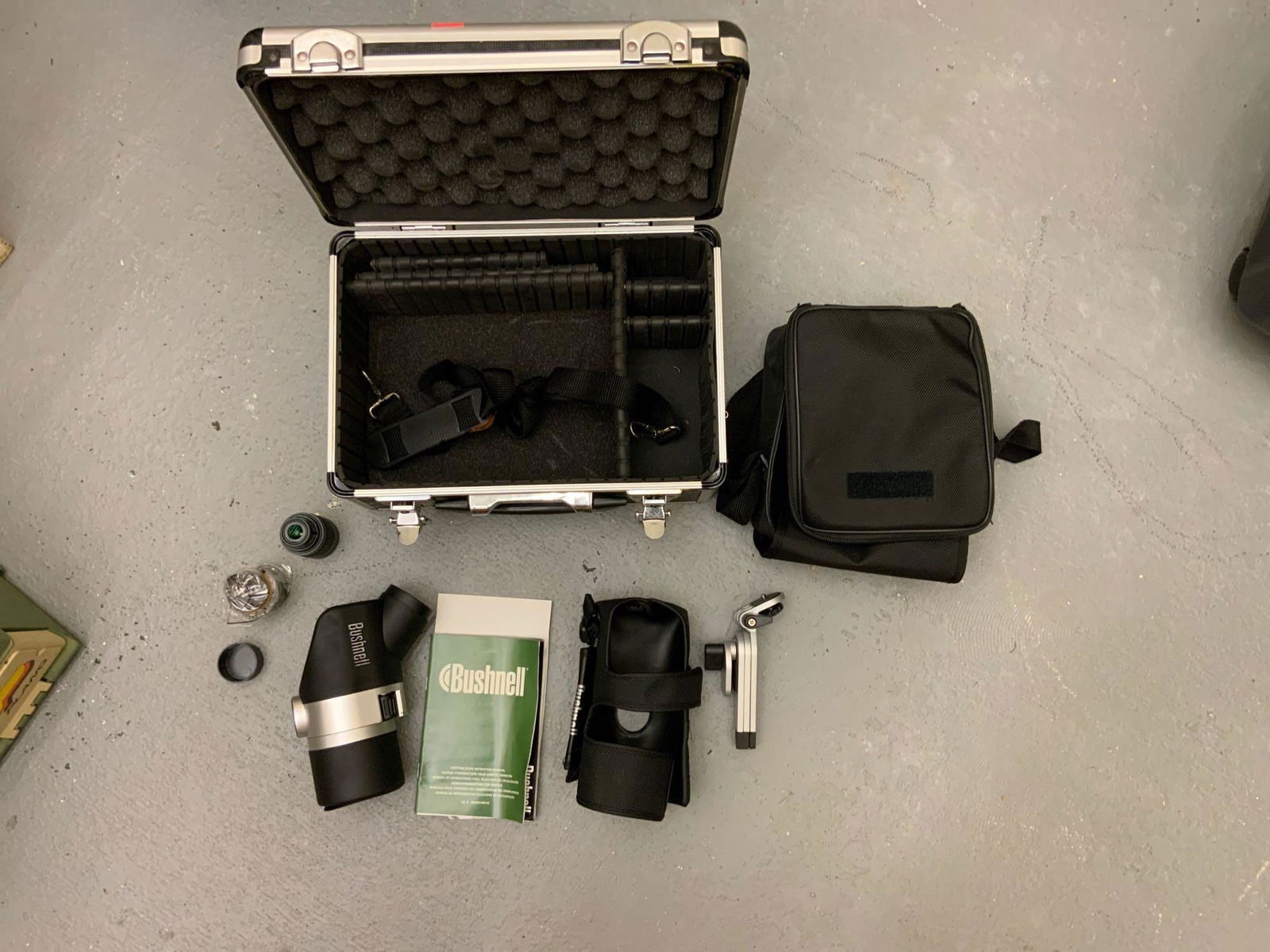 Bushnell spotting scope (1 of 5)