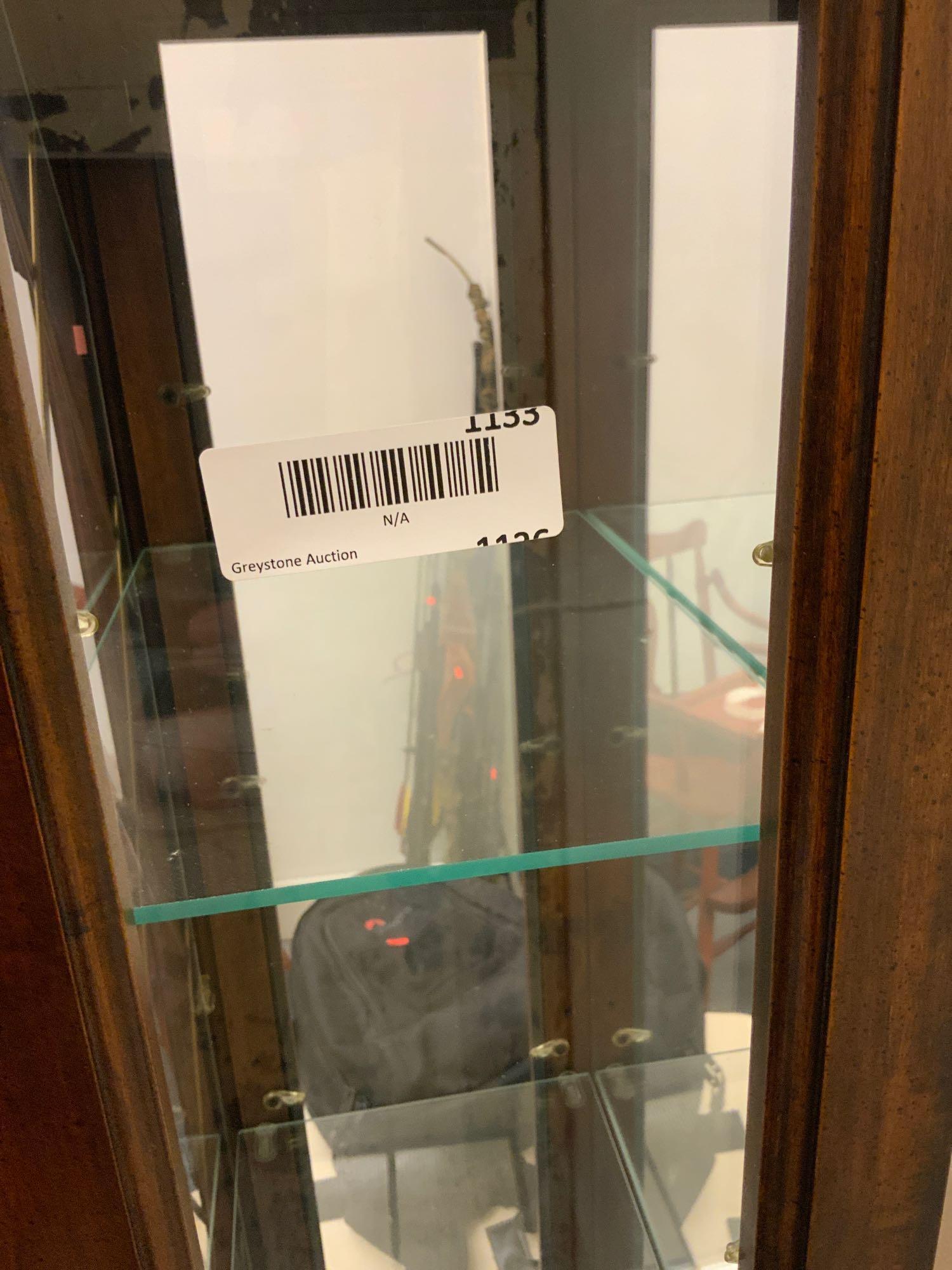 Display cabinet (1 of 5)