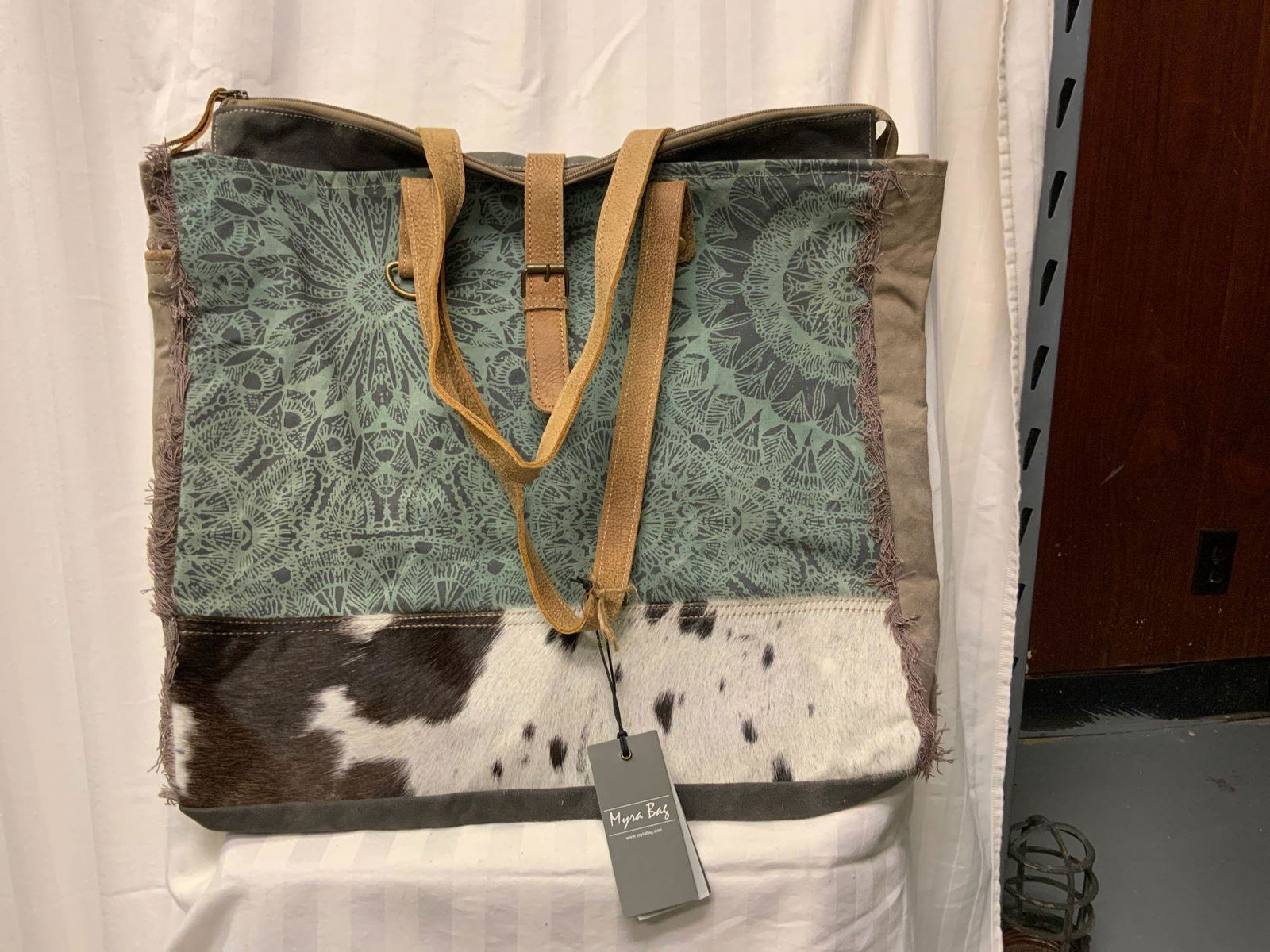 Myra Extra Large Tote (1 of 3)