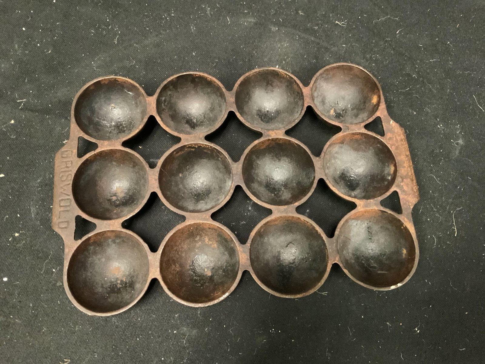 Griswold: Griswold brownie cake pan #9 Erie PA made in the USA pat’n number 947