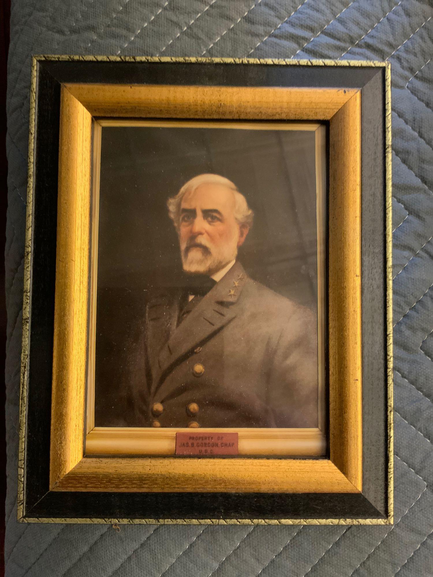 Small picture in frame of Robert E Lee (1 of 2)