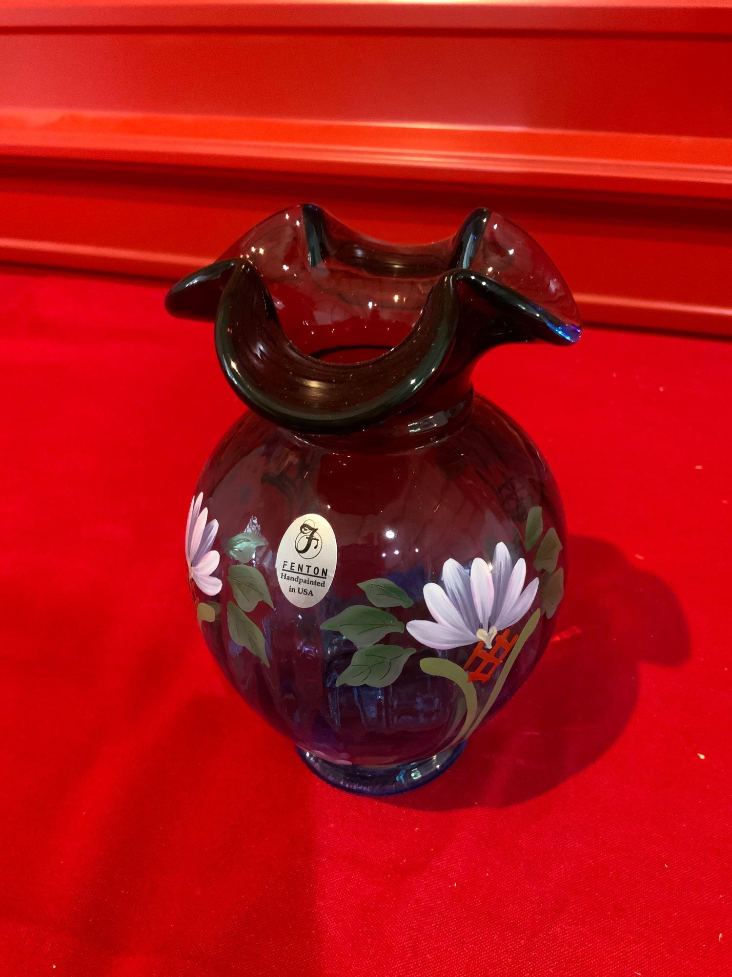 Fenton mulberry vase (1 of 4)