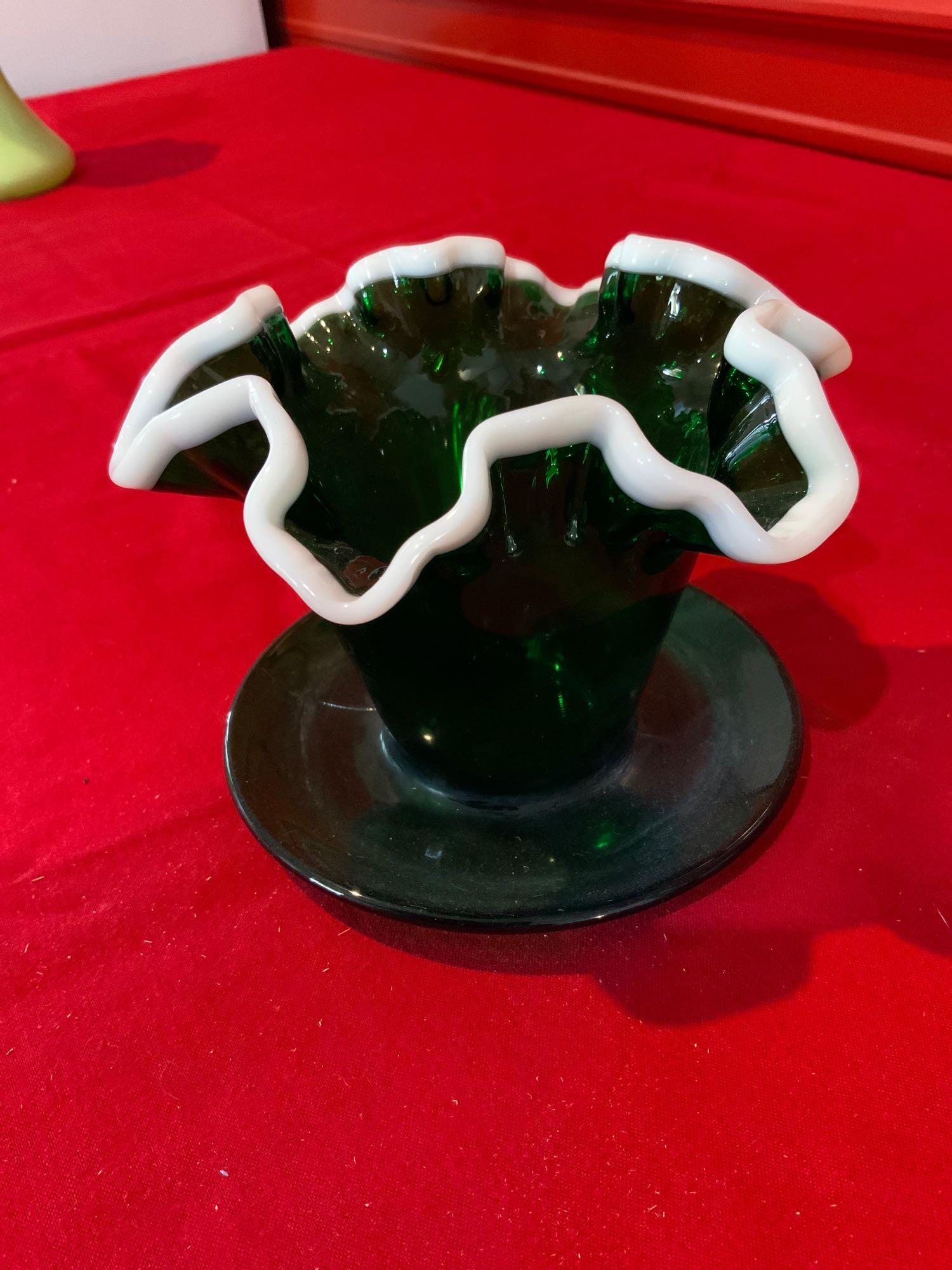 Fenton emerald snow crest flower pot (1 of 4)