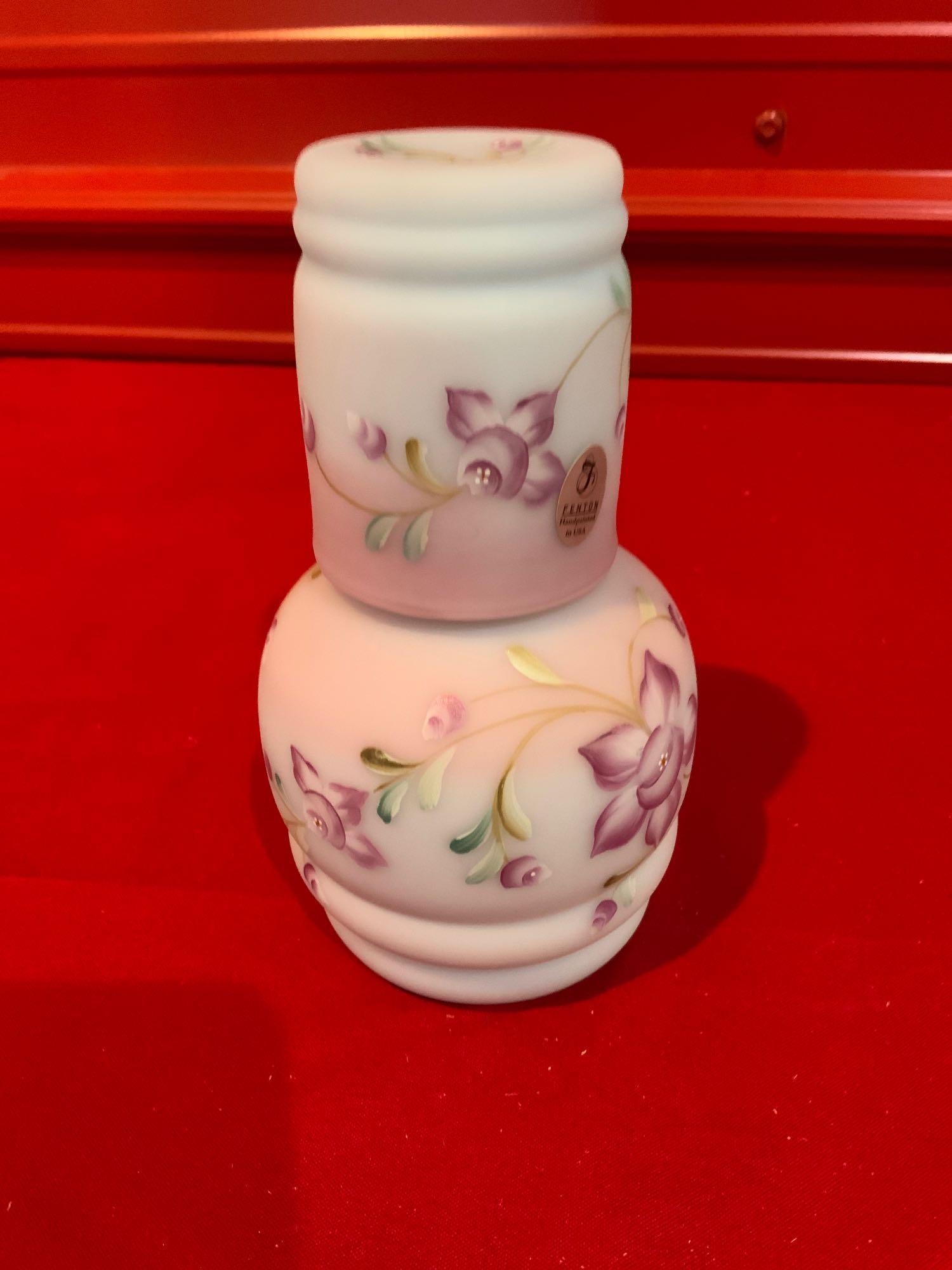 Fenton tumble up: Fenton tumble up 8 inch signed by Frank Fenton pure gold in the blue Burmese, Handpainted by Francis Burton model number 5904G5, no chips or cracks in great condition, hand painted.