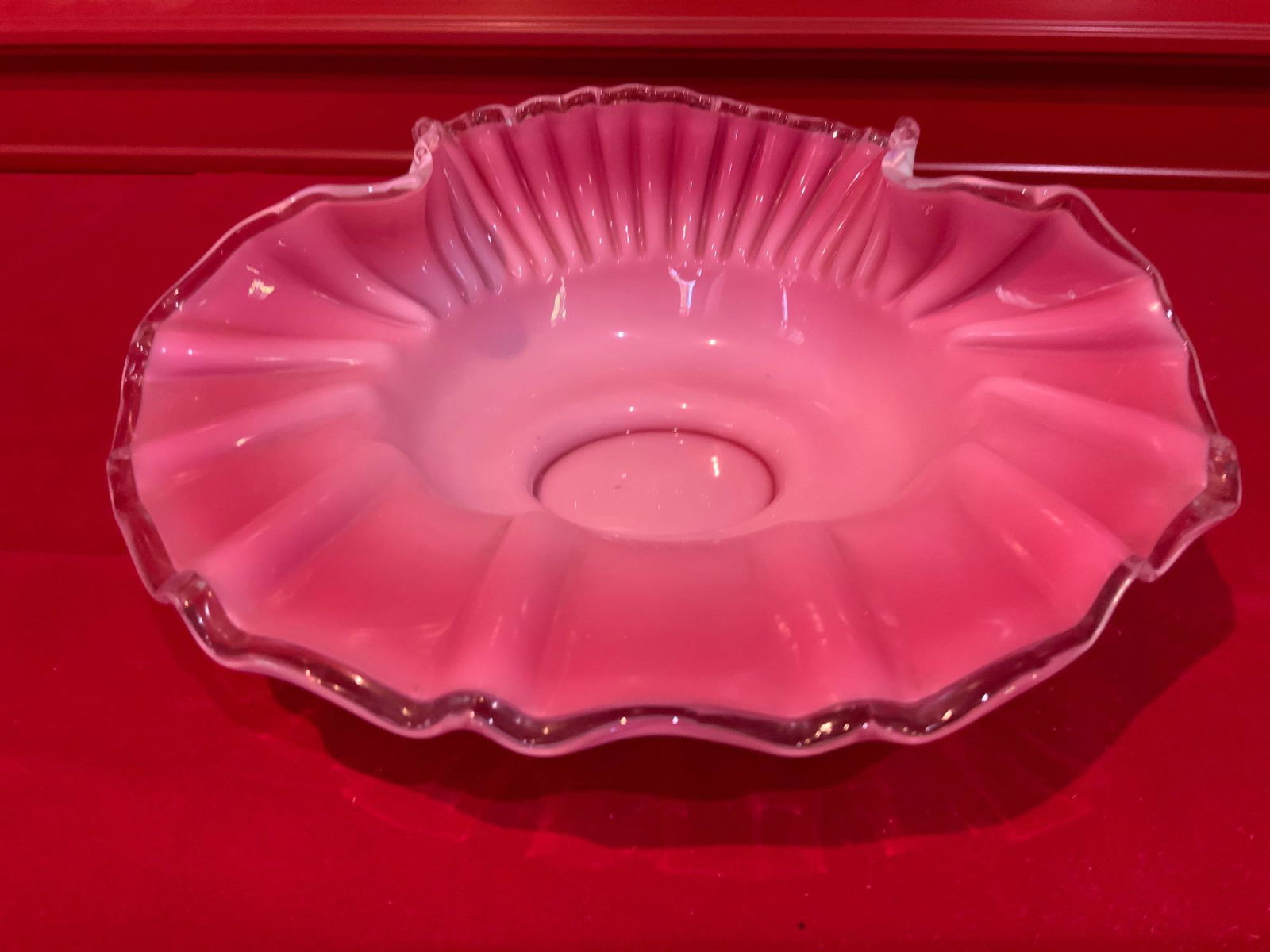 Fenton, peach crest crimped shell bowl (1 of 4)