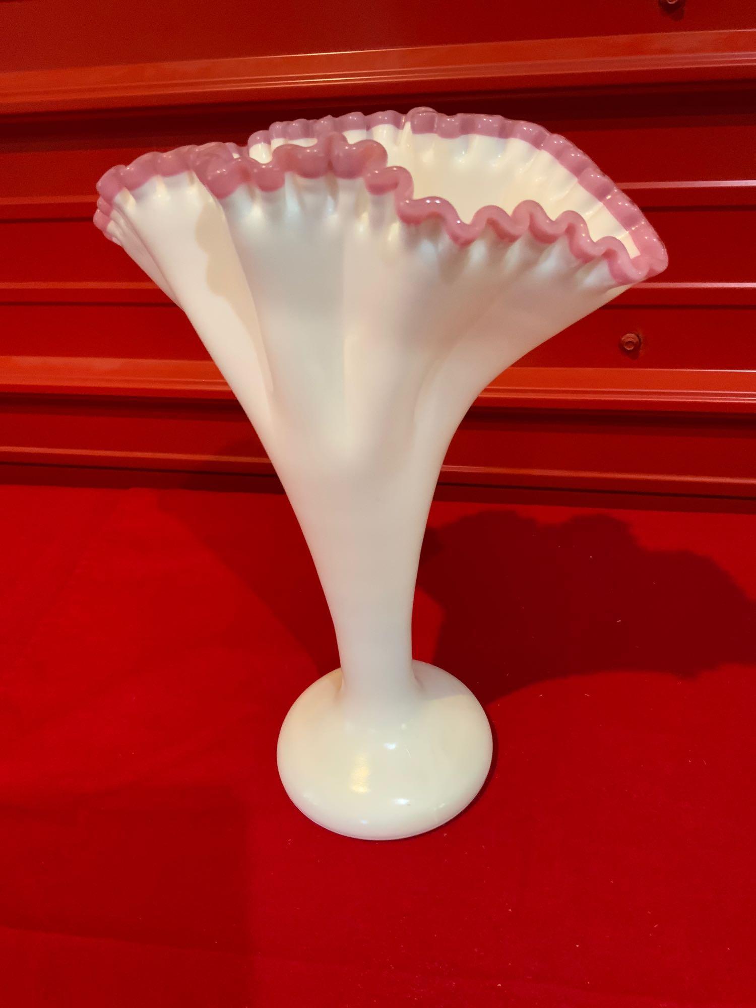 Fenton, large Apple blossom fan vase. (1 of 7)