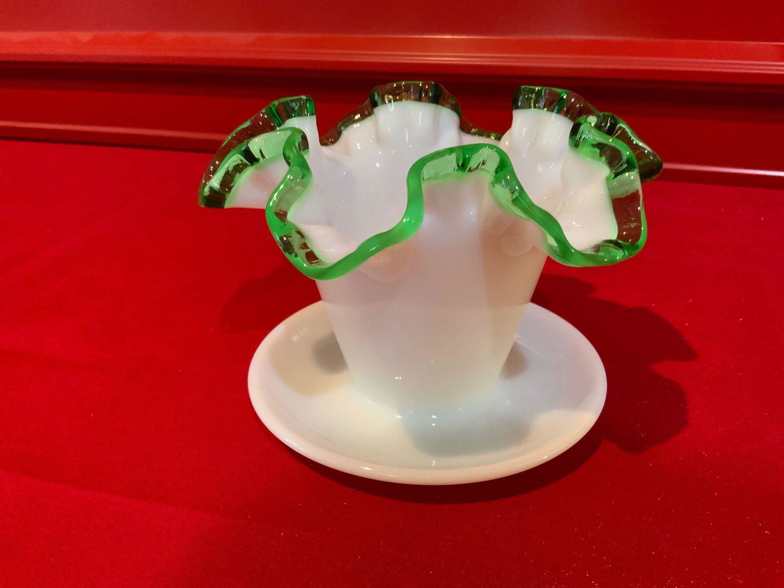 Fenton, Emerald crest flower pot, 1950s (1 of 4)