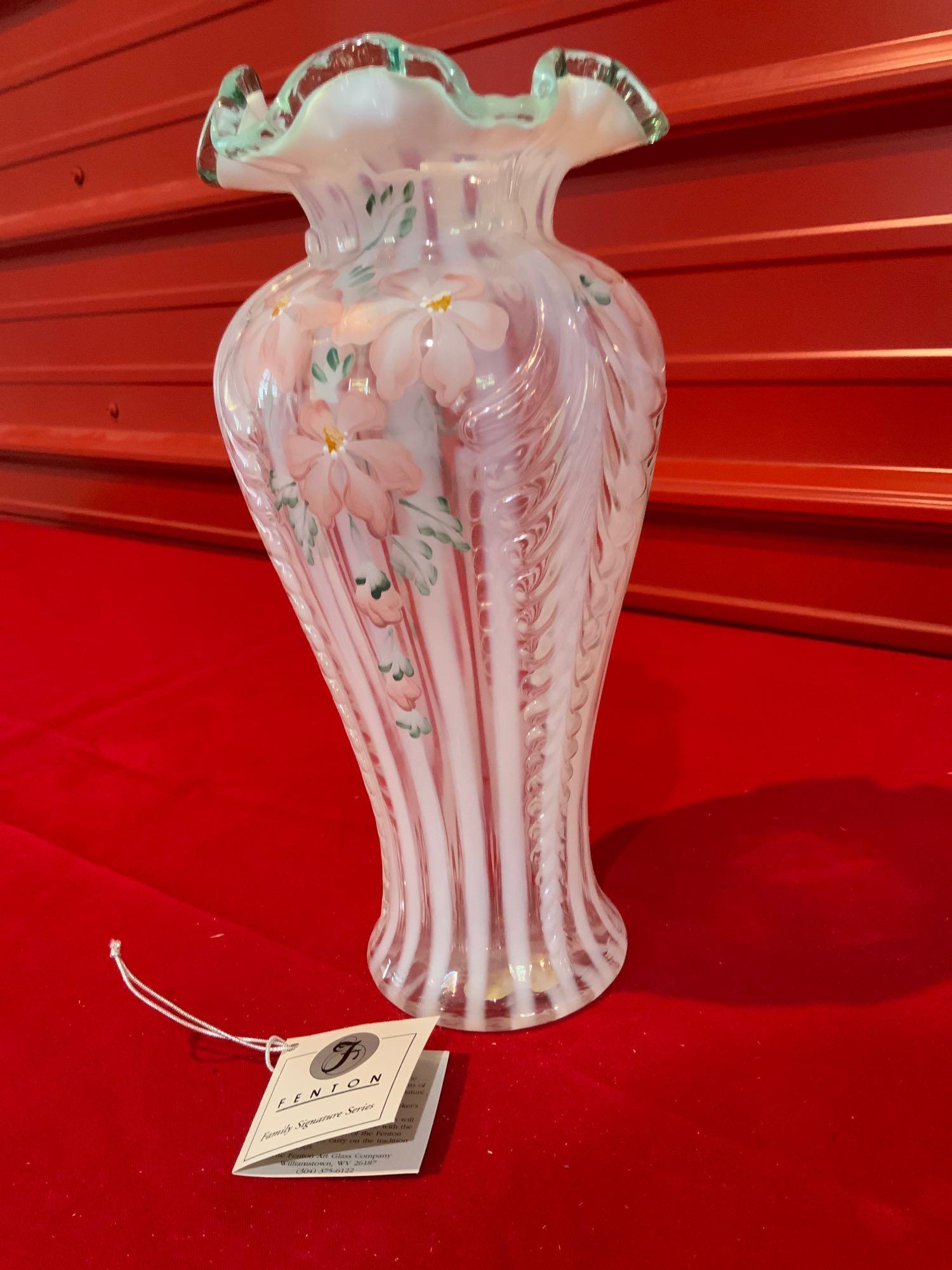 Fenton, opalescent vase (1 of 5)