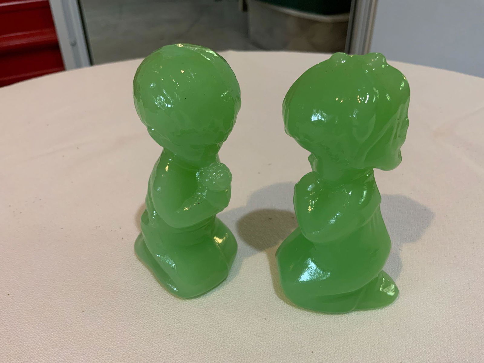 Fenton, Jadeite glass children praying figurines (1 of 5)