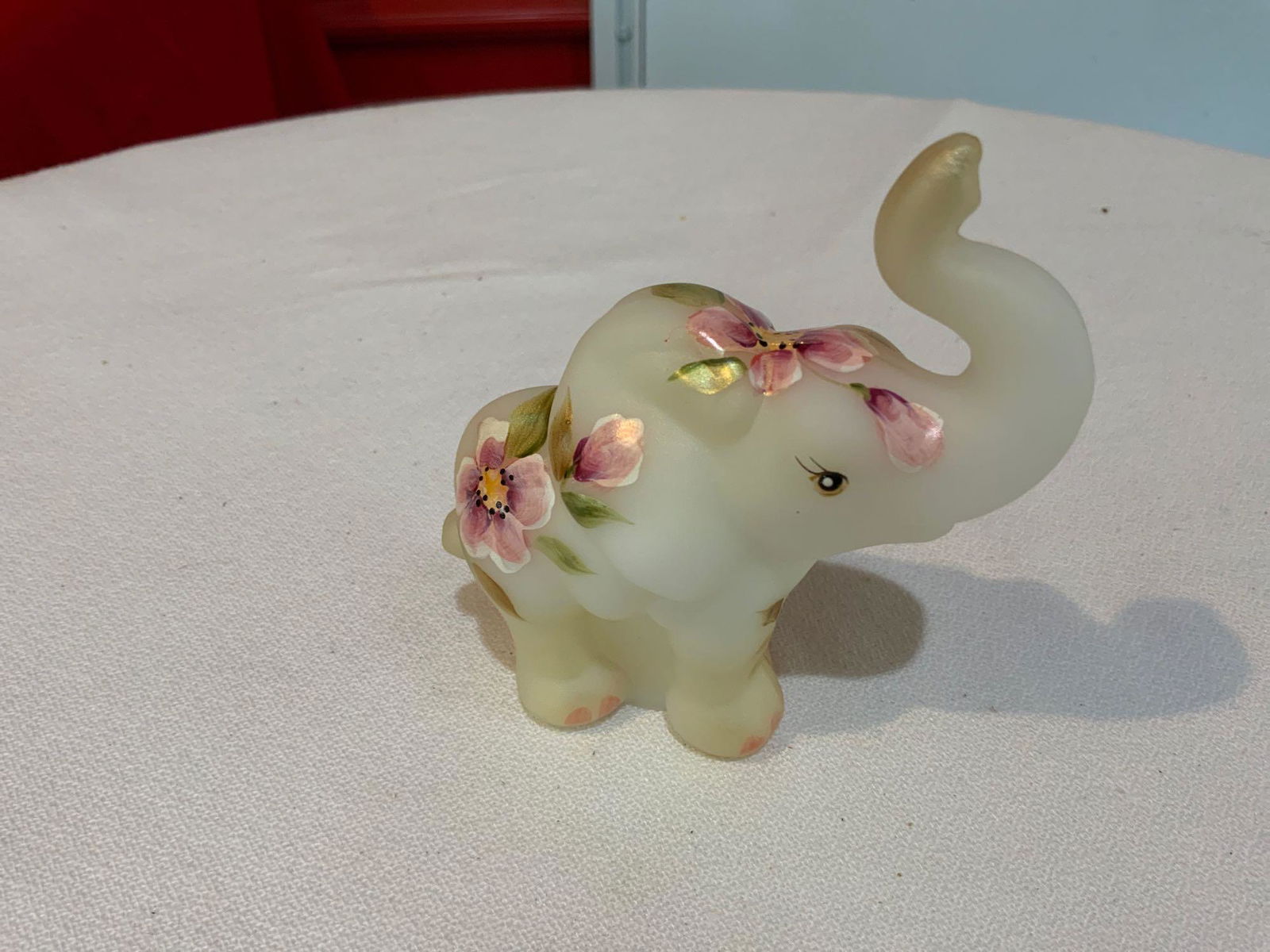 Fenton, Burmese Opal satin FAGCA 2008 elephant,: Fenton, Burmese Opal satin FAGCA 2008 elephant, Handpainted, in great condition no chips or cracks