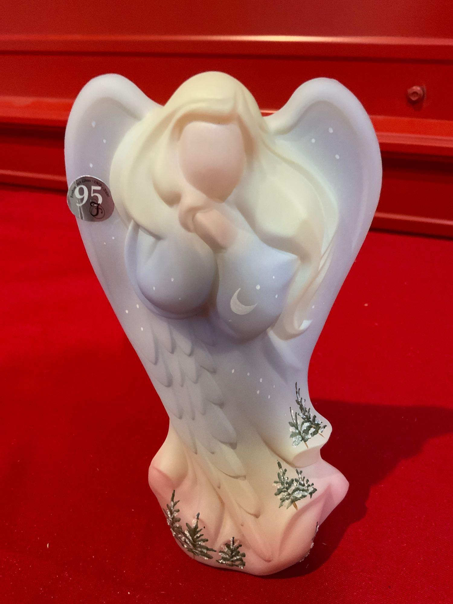 Fenton, 95th anniversary, radiant angel Limited: Fenton, 95th anniversary, radiant angel Limited addition #911, In great condition no chips or cracks, size 7 1/2 inches tall Handpainted.