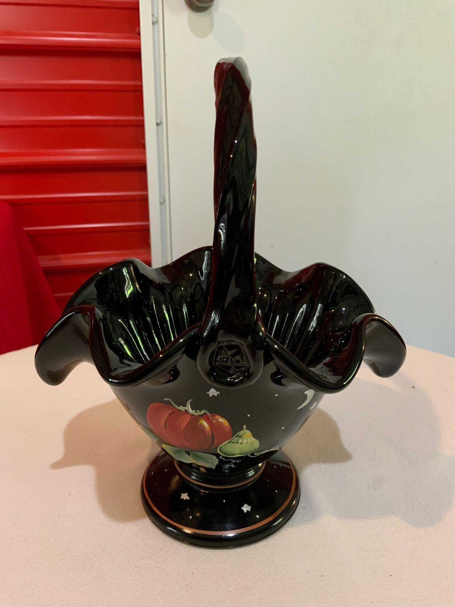 Fenton, Black amethyst handbasket with pumpkin design (1 of 4)
