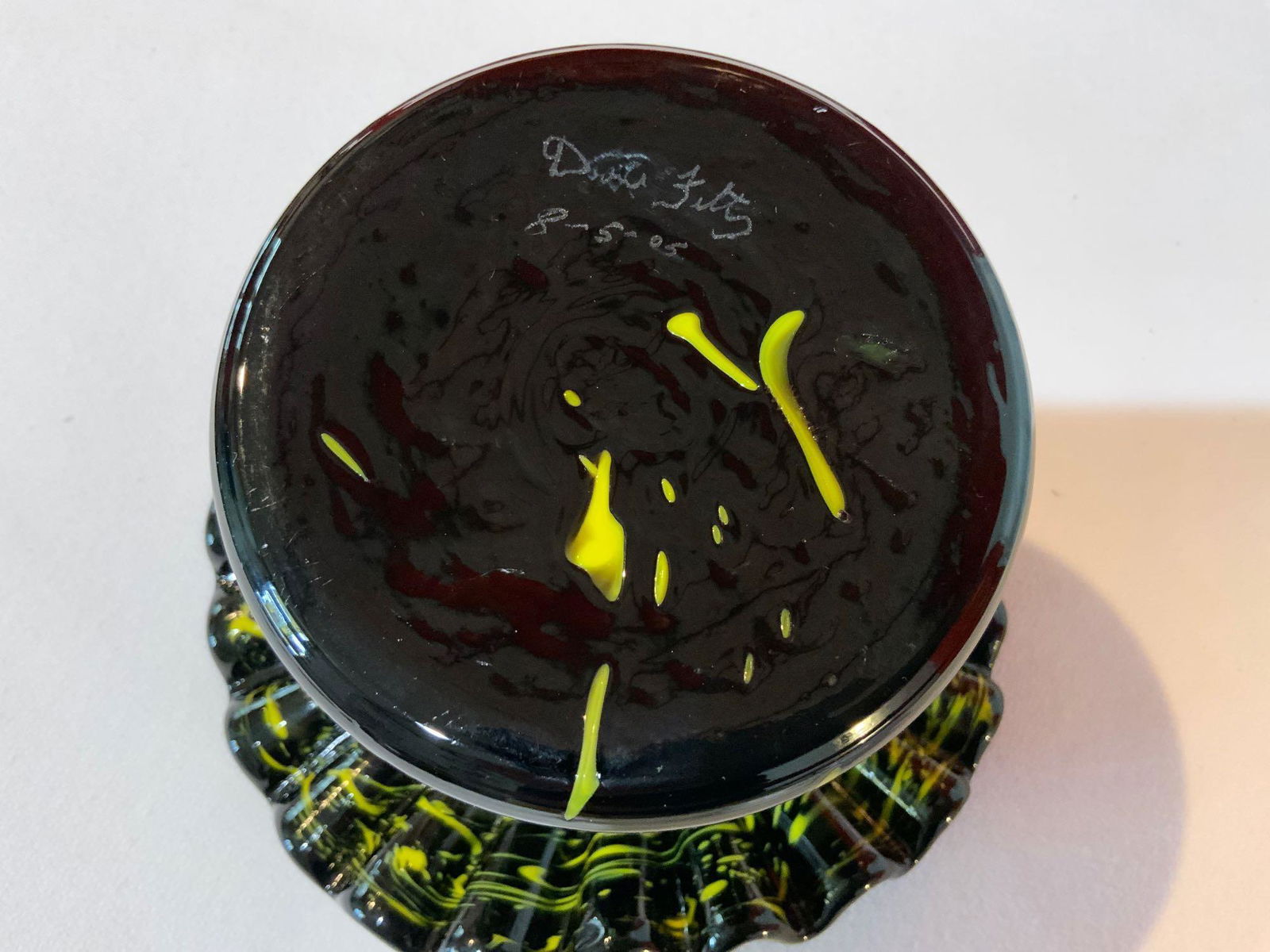 Fenton, Dave Fetty Black amethyst, top hat vase, signed (1 of 5)