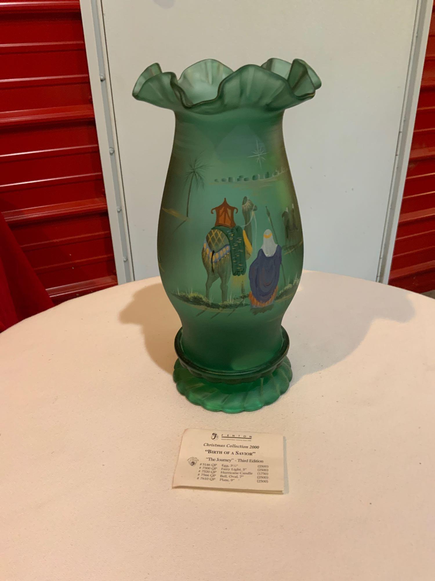 Fenton, Green hurricane lamp (1 of 5)