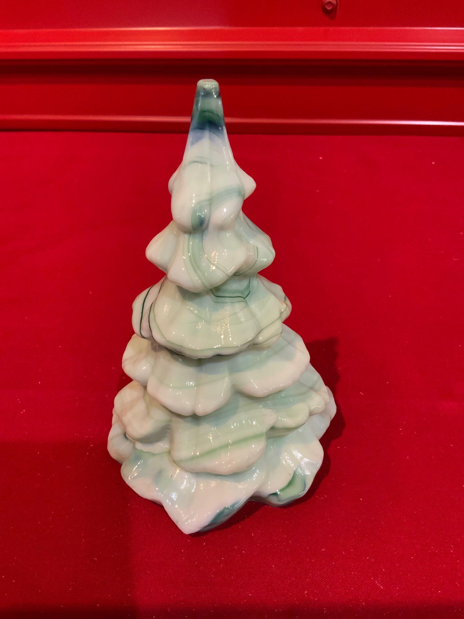 Fenton, Green slag glass Christmas tree (1 of 3)