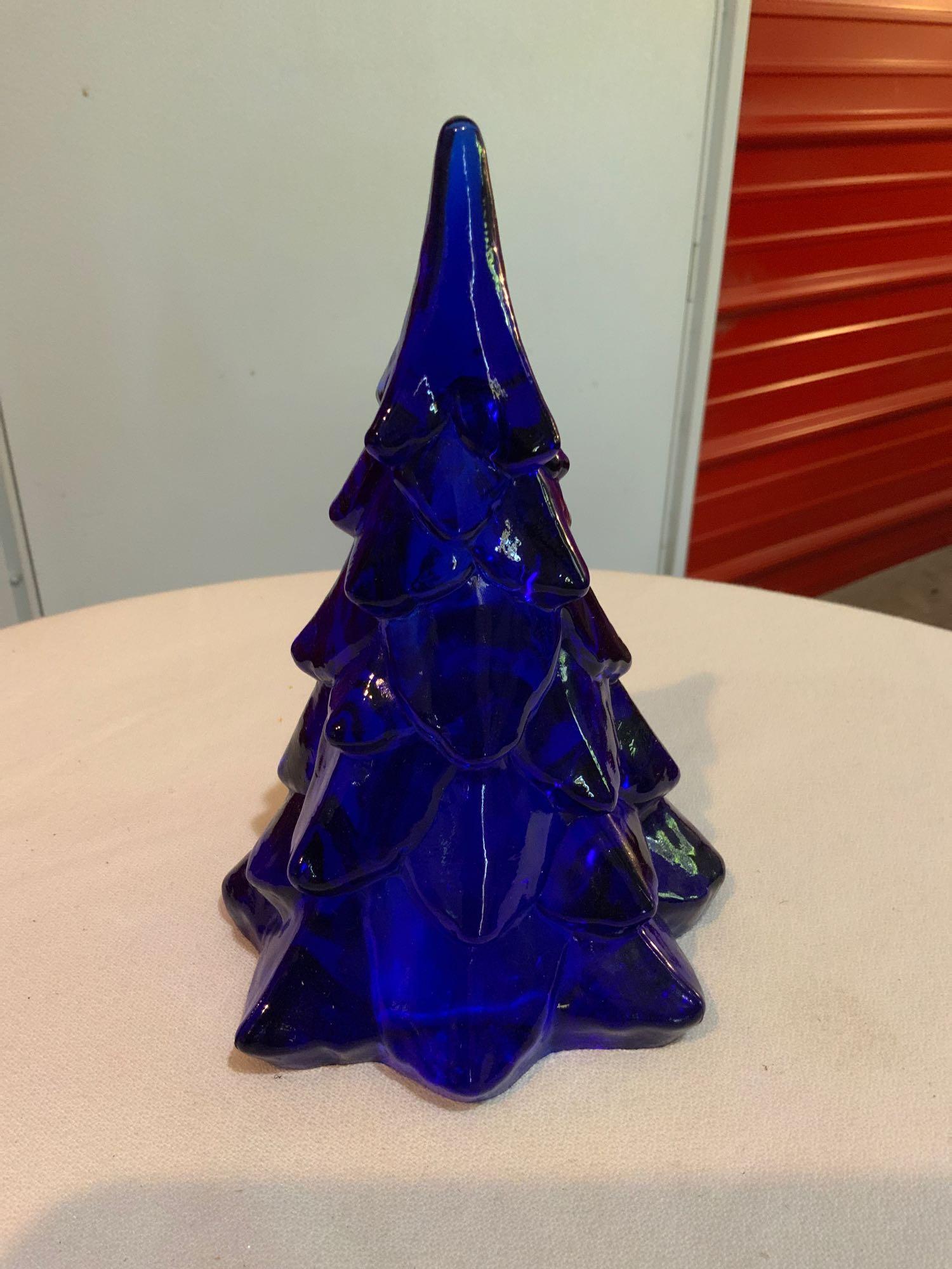 Fenton, cobalt blue Christmas tree (1 of 3)