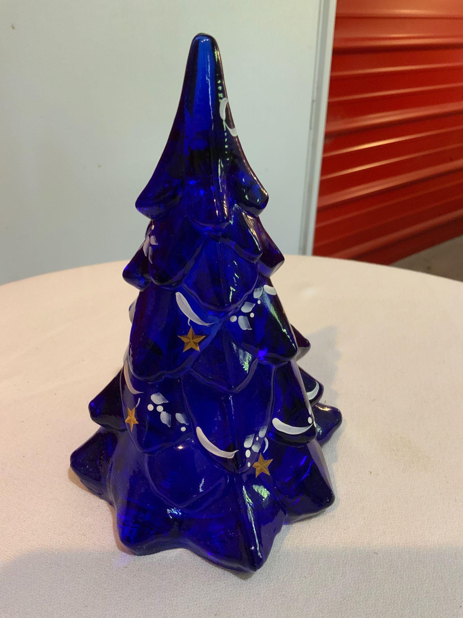 Fenton, cobalt blue Christmas tree (1 of 2)