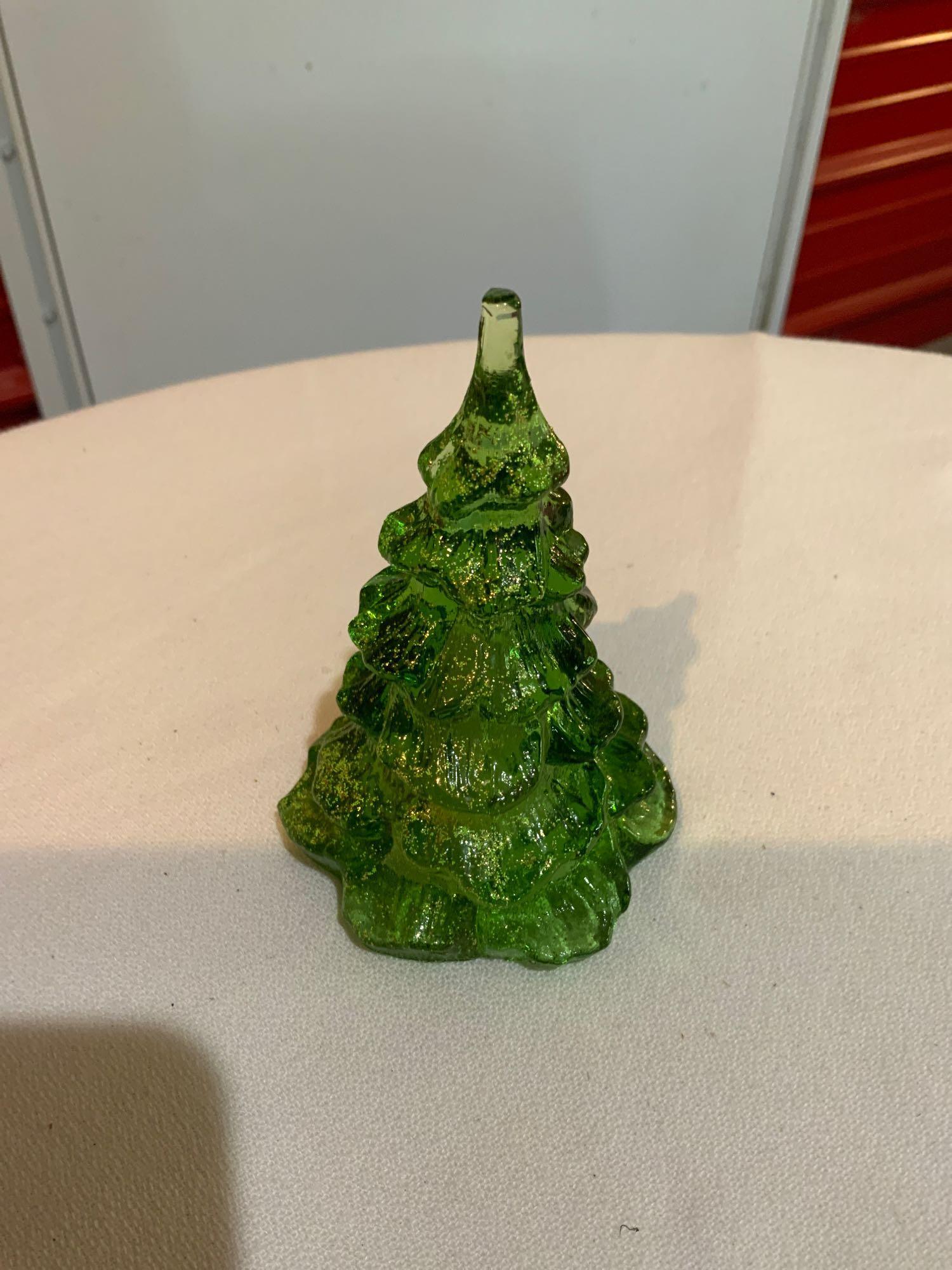 Fenton, Green Christmas tree (1 of 3)