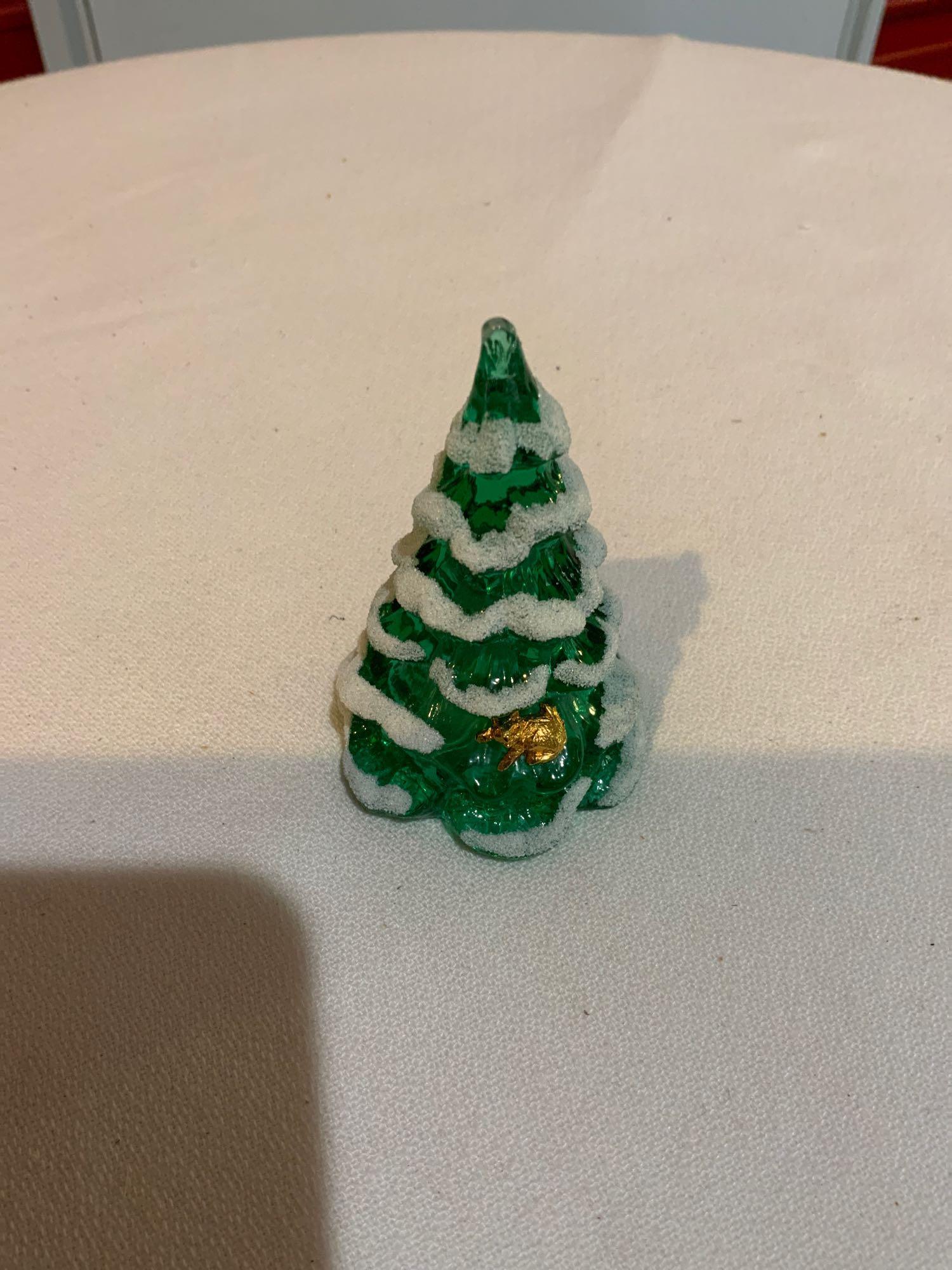 Fenton, Green Christmas tree (1 of 3)