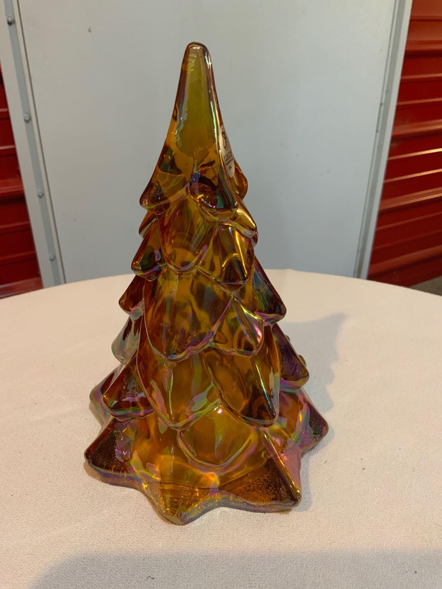 Fenton, iridescent Christmas tree (1 of 5)