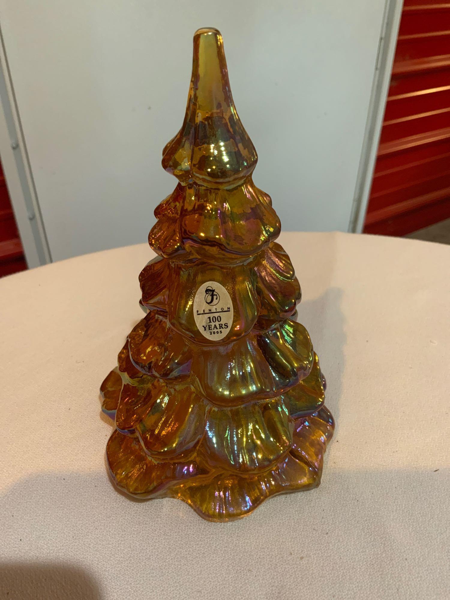 Fenton, iridescent Christmas tree (1 of 3)