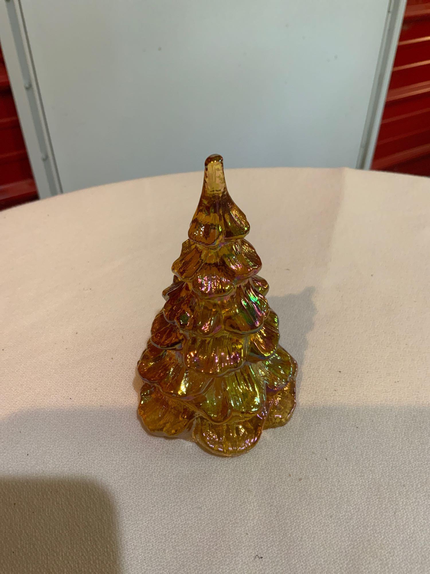 Fenton, iridescent Christmas tree (1 of 3)